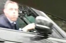 4A19956600000578-5488435-Sky_Sports_pundit_Jamie_Carragher_has_been_filmed_spitting_at_a_-a-20...jpg 4A19956600000578-5488435-Sky_Sports_pundit_Jamie_Carragher_has_been_filmed_spitting_at_a_-a-20...jpg