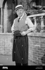 actor-clive-dunn-in-his-role-as-butcher-lance-corporal-jones-in-the-B5F9P3.jpg
