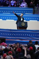 23elon-salute-1-fbvg-articleLarge.jpg 23elon-salute-1-fbvg-articleLarge.jpg